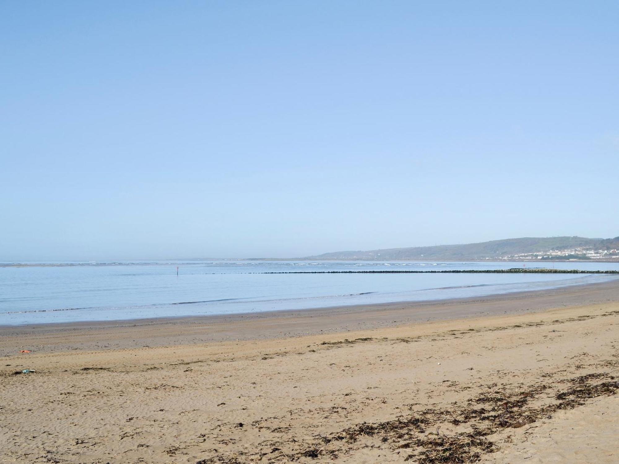 Heddfan Villa Llanelli Bagian luar foto