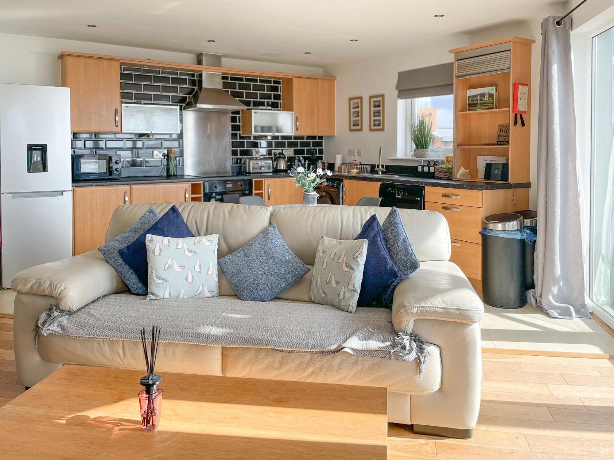 Heddfan Villa Llanelli Bagian luar foto